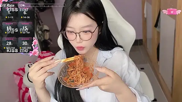 Snapshot of xiSSts chatting on February 2025 03:52:02 AM xiSSts online show from February 2025 03:52:02 AM