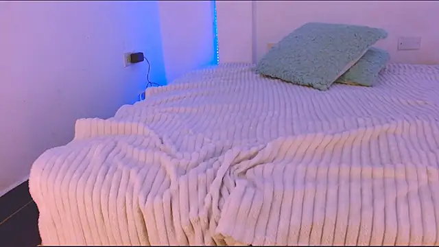 Emily Williams12 online show from March 2026 01:33:02 AM