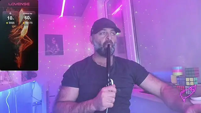 Snapshot of MAGABEAR077 chatting on October 2025 09:05:02 PM MAGABEAR077 online show from October 2025 09:05:02 PM