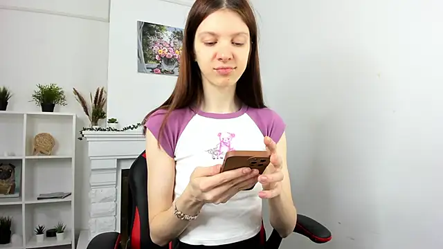 Baby Evalena online show from December 2024 04:53:01 AM