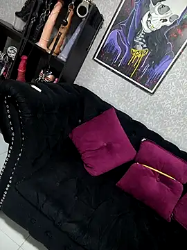 Snapshot of CamiilaMarti chatting on May 2026 01:33:01 AM CamiilaMarti online show from May 2026 01:33:01 AM