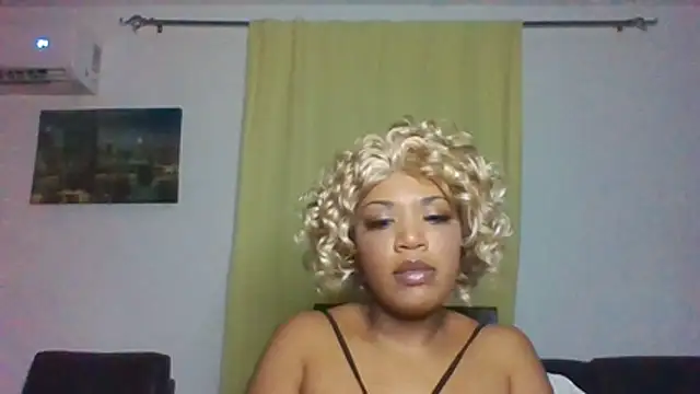 Snapshot of thekelliecapri chatting on June 2026 07:49:01 AM thekelliecapri online show from June 2026 07:49:01 AM