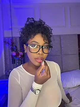 Lola King online show from March 2026 04:31:01 AM