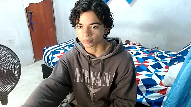 Lovebeng  online show from December 2025 10:49:01 PM