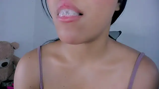 Snapshot of veky_saliva01 chatting on May 2026 08:41:01 AM veky saliva01 online show from May 2026 08:41:01 AM