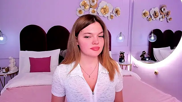 ZaraBloom online show from January 2025 07:37:01 PM