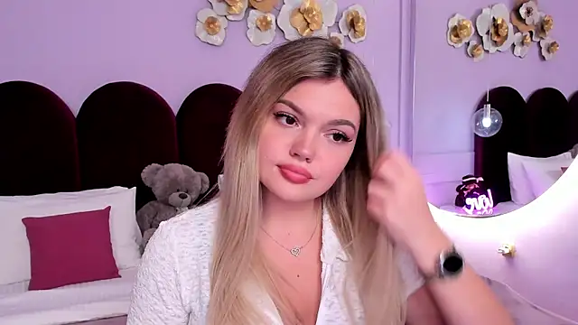 ZaraBloom online show from October 2025 03:31:02 PM