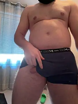 Snapshot of tiou72 chatting on February 2026 02:33:01 PM tiou72 online show from February 2026 02:33:01 PM