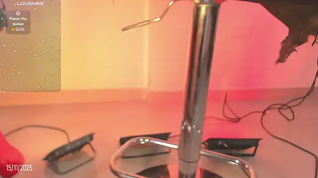 Snapshot of Sofia_Burbano chatting on November 2025 08:38:02 PM Sofia Burbano online show from November 2025 08:38:02 PM