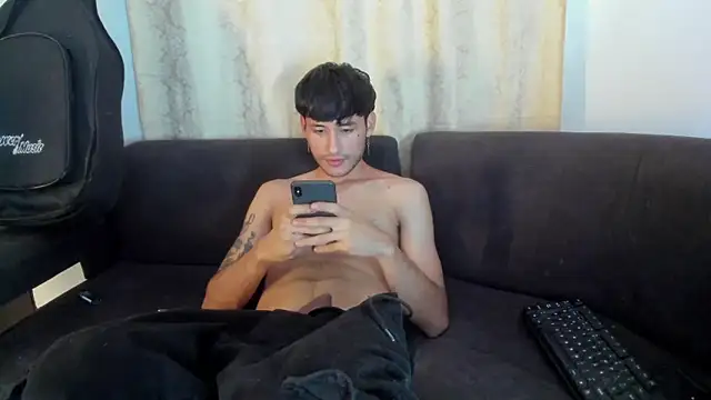 Henrikk senn online show from October 2025 09:48:02 PM