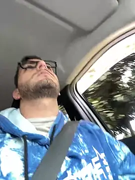 Snapshot of thomas_gun chatting on December 2024 03:16:01 PM thomas gun online show from December 2024 03:16:01 PM