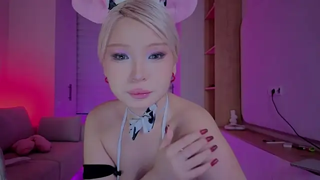 Snapshot of RileyMee chatting on November 2025 03:08:02 AM RileyMee online show from November 2025 03:08:02 AM