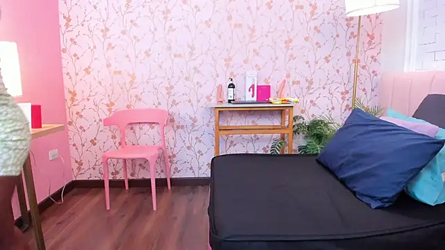 amber-hill online show from April 2026 06:12:02 PM