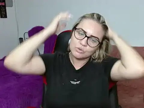 helenca43 online show from February 2025 11:48:01 PM