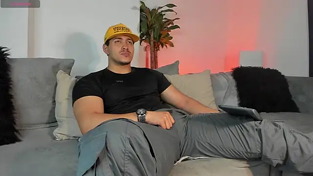 Snapshot of lucasanto_ chatting on February 2025 05:07:02 AM lucasanto online show from February 2025 05:07:02 AM