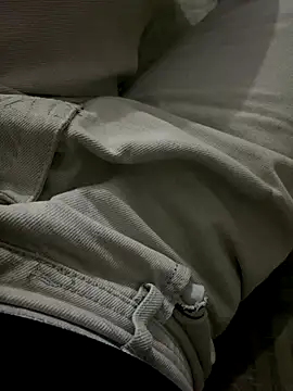 Snapshot of YawlingJingoist chatting on November 2025 05:44:01 PM YawlingJingoist online show from November 2025 05:44:01 PM