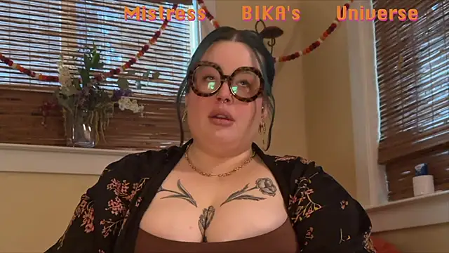 MissBika online show from March 2025 12:15:01 AM