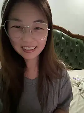 Snapshot of Sweet-Angel999 chatting on July 2026 03:19:02 PM Sweet-Angel999 online show from July 2026 03:19:02 PM