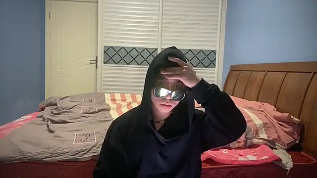 Snapshot of shuai321 chatting on January 2025 03:03:01 PM shuai321 online show from January 2025 03:03:01 PM