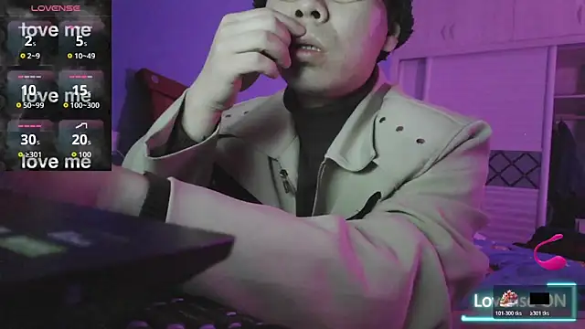 Snapshot of shuai321 chatting on January 2026 03:39:01 PM shuai321 online show from January 2026 03:39:01 PM