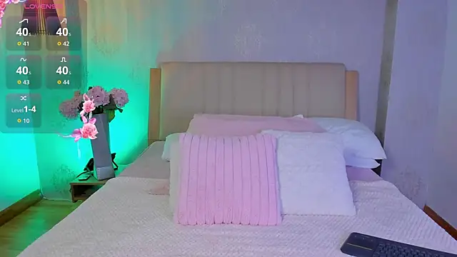 Snapshot of CamilleLynn chatting on September 2025 12:11:01 AM CamilleLynn online show from September 2025 12:11:01 AM