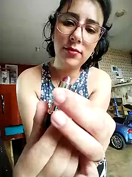 Im Alma  online show from February 2025 12:47:01 PM