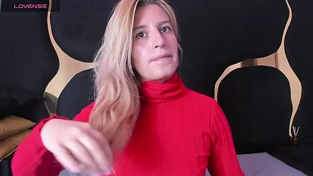 GiaRoussel online show from February 2026 04:24:02 PM