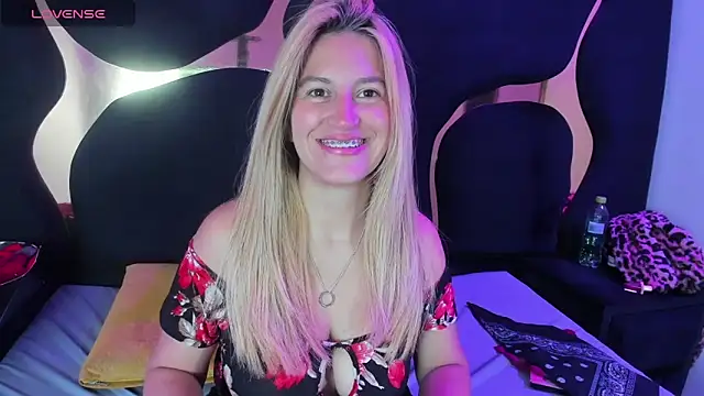 GiaRoussel online show from February 2026 04:21:02 PM