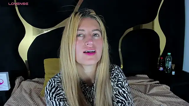 GiaRoussel online show from February 2026 04:37:02 PM