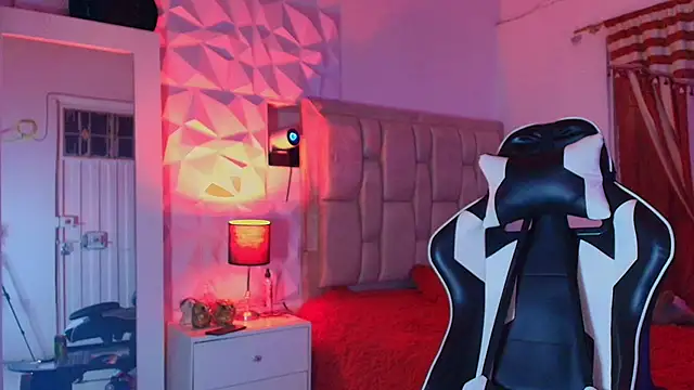 Snapshot of santyago_taylor chatting on December 2024 01:18:01 AM santyago taylor online show from December 2024 01:18:01 AM