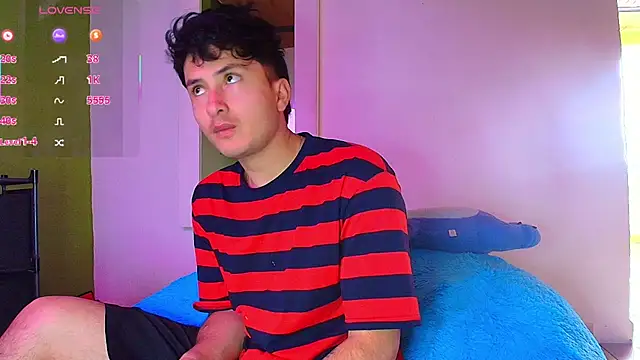 Snapshot of santyago_taylor chatting on November 2025 06:51:01 PM santyago taylor online show from November 2025 06:51:01 PM