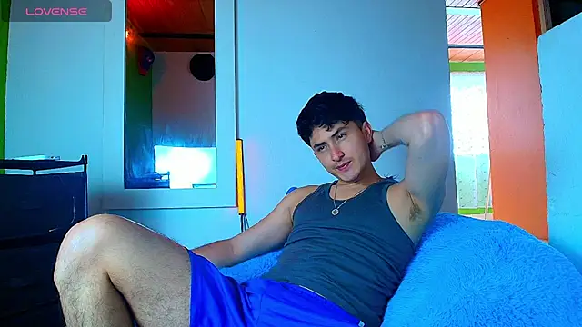 Snapshot of santyago_taylor chatting on November 2025 07:03:01 PM santyago taylor online show from November 2025 07:03:01 PM