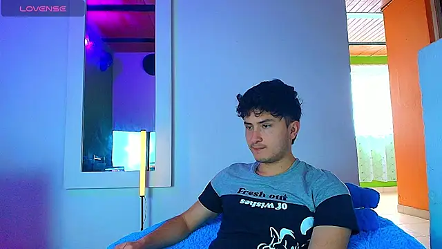 Snapshot of santyago_taylor chatting on November 2025 06:54:01 PM santyago taylor online show from November 2025 06:54:01 PM