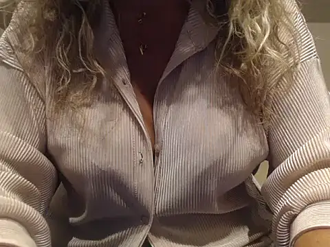 JenniLowen online show from September 2025 06:14:01 AM