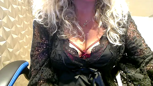 JenniLowen online show from October 2025 11:58:01 AM