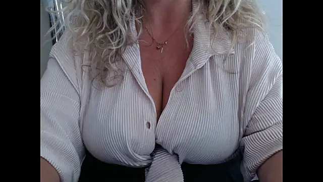 JenniLowen online show from June 2026 12:52:02 PM