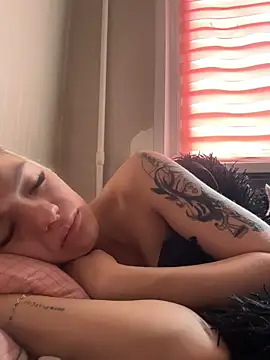 Snapshot of -Sexy_Barbie- chatting on November 2025 03:23:01 AM -Sexy Barbie- online show from November 2025 03:23:01 AM