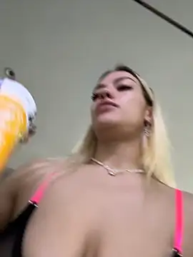 Snapshot of -Sexy_Barbie- chatting on November 2025 05:40:02 AM -Sexy Barbie- online show from November 2025 05:40:02 AM