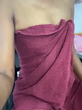 juliya Les online show from April 2026 09:33:02 AM