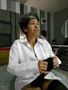 Snapshot of Julianewell chatting on November 2025 12:38:01 PM Julianewell online show from November 2025 12:38:01 PM