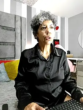 Snapshot of Julianewell chatting on November 2025 12:19:02 PM Julianewell online show from November 2025 12:19:02 PM