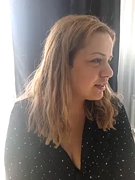 cansuozell online show from December 2025 09:16:01 AM