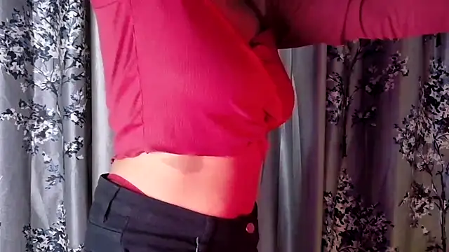 Snapshot of SexyAndHottie chatting on June 2026 04:35:02 PM SexyAndHottie online show from June 2026 04:35:02 PM
