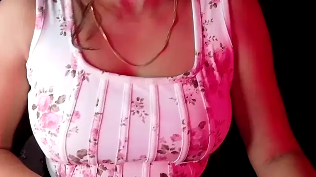 Snapshot of SexyAndHottie chatting on July 2026 12:28:01 AM SexyAndHottie online show from July 2026 12:28:01 AM