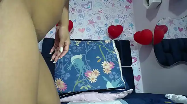 Snapshot of KOURTNEY-- chatting on February 2025 04:24:02 AM KOURTNEY-- online show from February 2025 04:24:02 AM