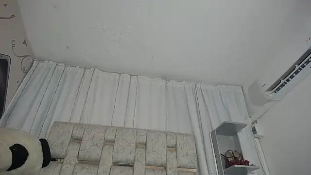 Snapshot of KOURTNEY-- chatting on September 2025 01:51:02 AM KOURTNEY-- online show from September 2025 01:51:02 AM