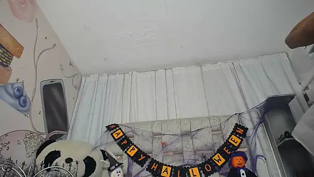 Snapshot of KOURTNEY-- chatting on October 2025 01:49:02 AM KOURTNEY-- online show from October 2025 01:49:02 AM