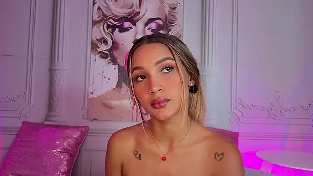 Snapshot of Carohorny4u chatting on June 2026 09:32:02 PM Carohorny4u online show from June 2026 09:32:02 PM