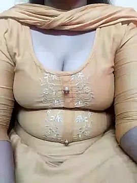 Snapshot of Cute_Sona17 chatting on January 2025 04:40:01 PM Cute Sona17 online show from January 2025 04:40:01 PM