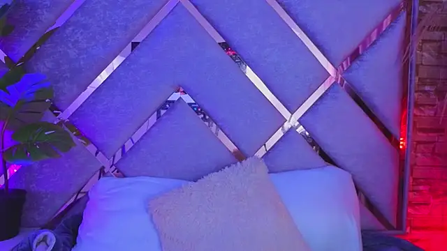 paulette dupont online show from March 2026 02:33:02 AM